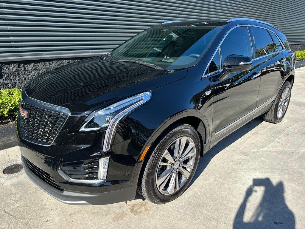 used 2025 Cadillac XT5 car, priced at $41,995
