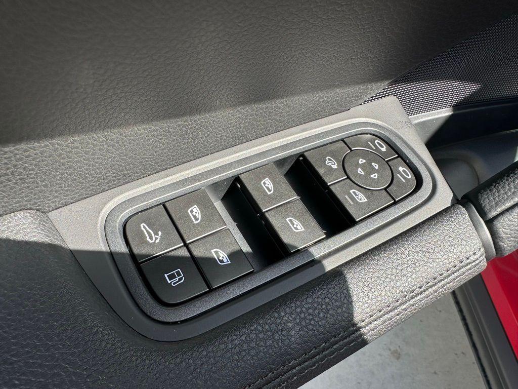 used 2025 Porsche Cayenne car, priced at $114,999