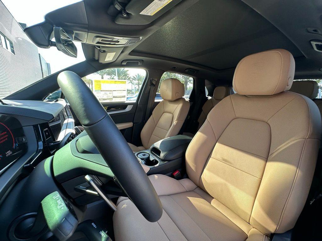 used 2025 Porsche Cayenne E-Hybrid car, priced at $112,999