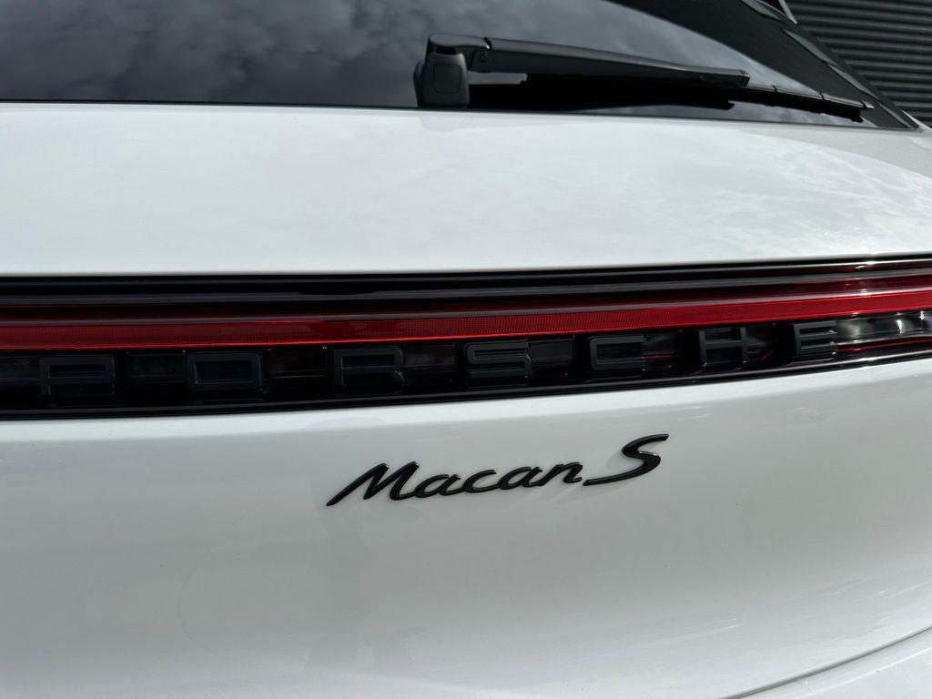used 2023 Porsche Macan car