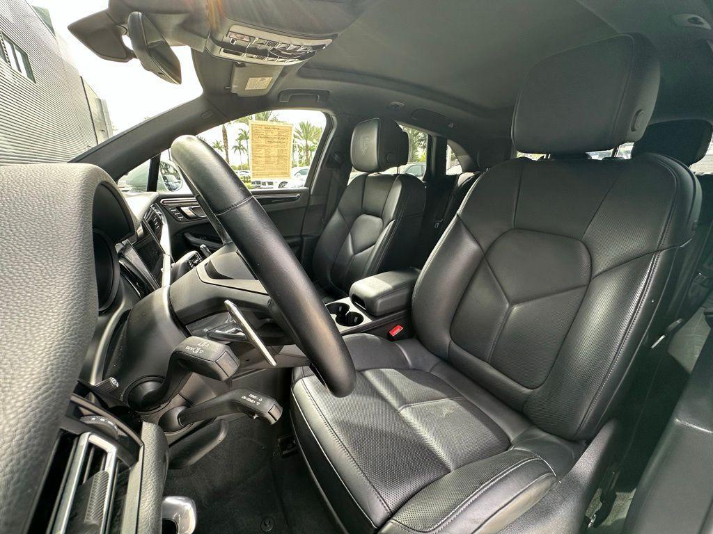 used 2023 Porsche Macan car