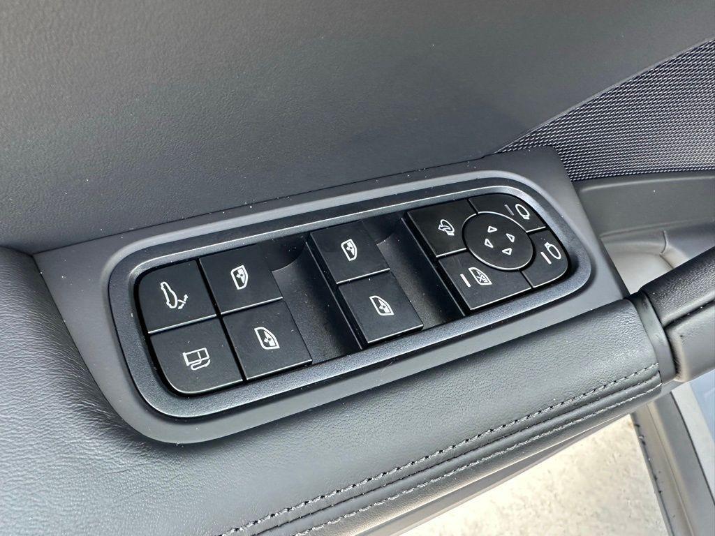 used 2025 Porsche Cayenne car, priced at $129,999