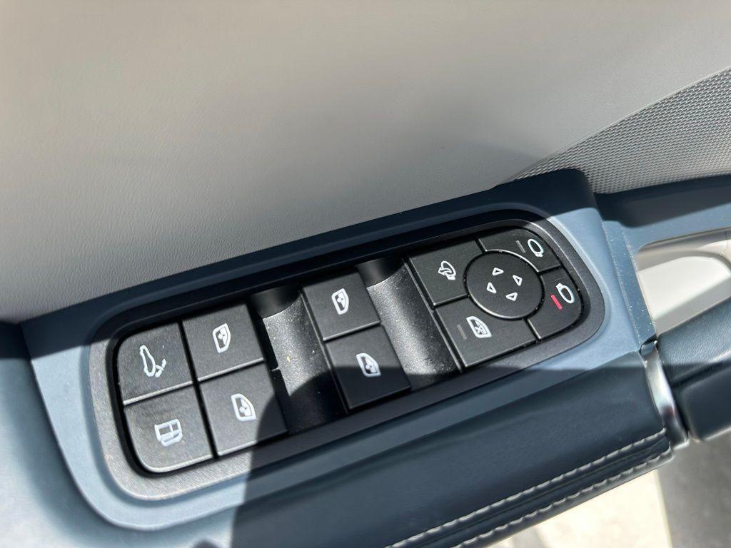 used 2023 Porsche Cayenne car, priced at $69,995