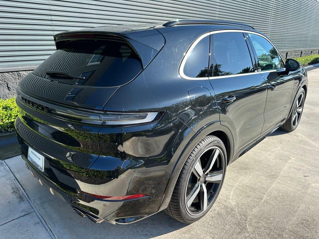 new 2025 Porsche Cayenne car, priced at $191,525