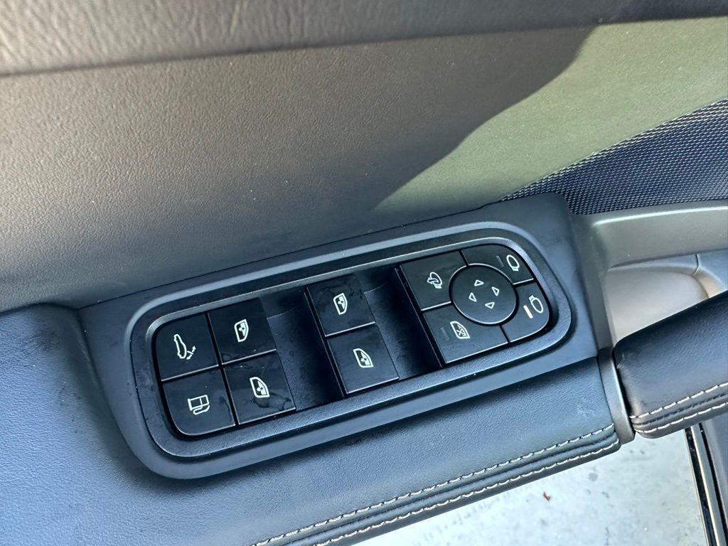 new 2025 Porsche Cayenne car, priced at $191,525