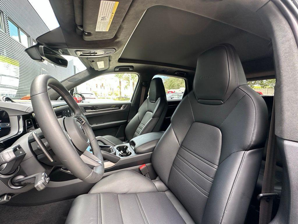 new 2025 Porsche Cayenne car, priced at $191,525