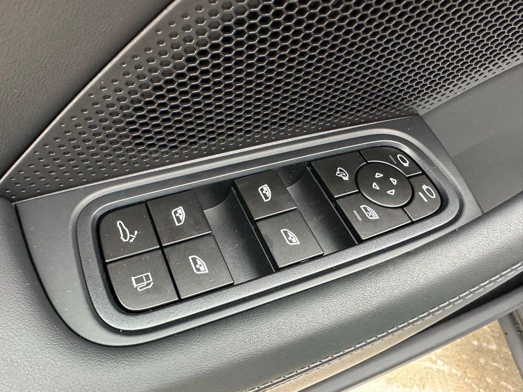 new 2026 Porsche Panamera car, priced at $141,920