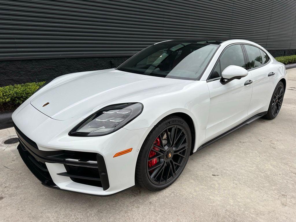 new 2026 Porsche Panamera car