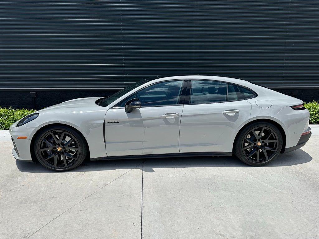 used 2025 Porsche Panamera e-Hybrid car