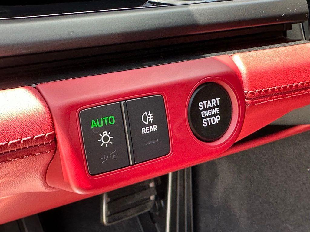 used 2025 Porsche Panamera e-Hybrid car