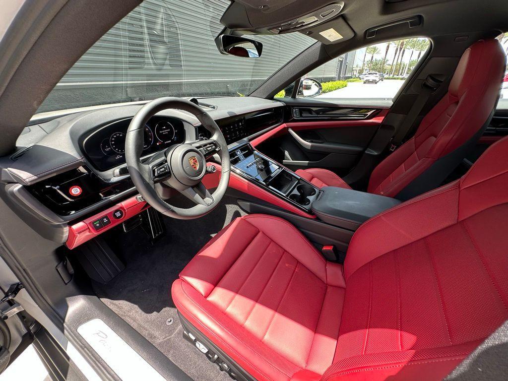 used 2025 Porsche Panamera e-Hybrid car