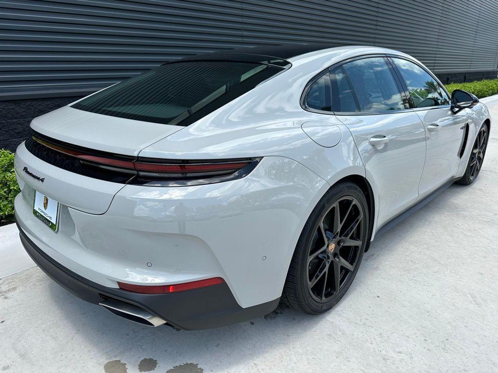 used 2025 Porsche Panamera e-Hybrid car