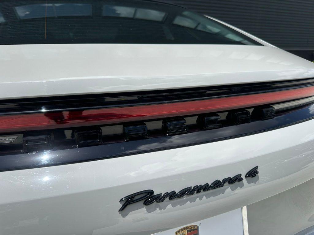 used 2025 Porsche Panamera e-Hybrid car