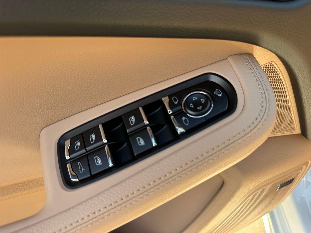 new 2026 Porsche Macan car