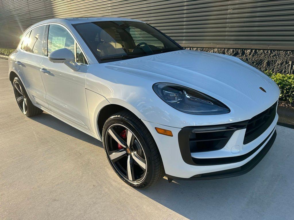 new 2026 Porsche Macan car