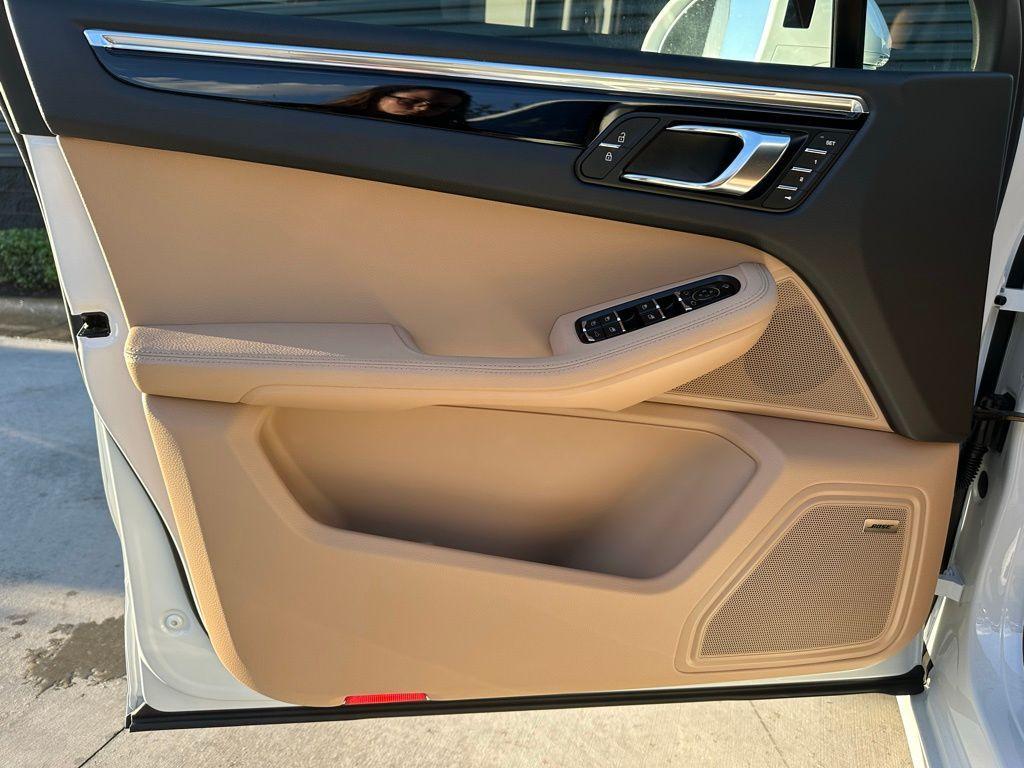 new 2026 Porsche Macan car