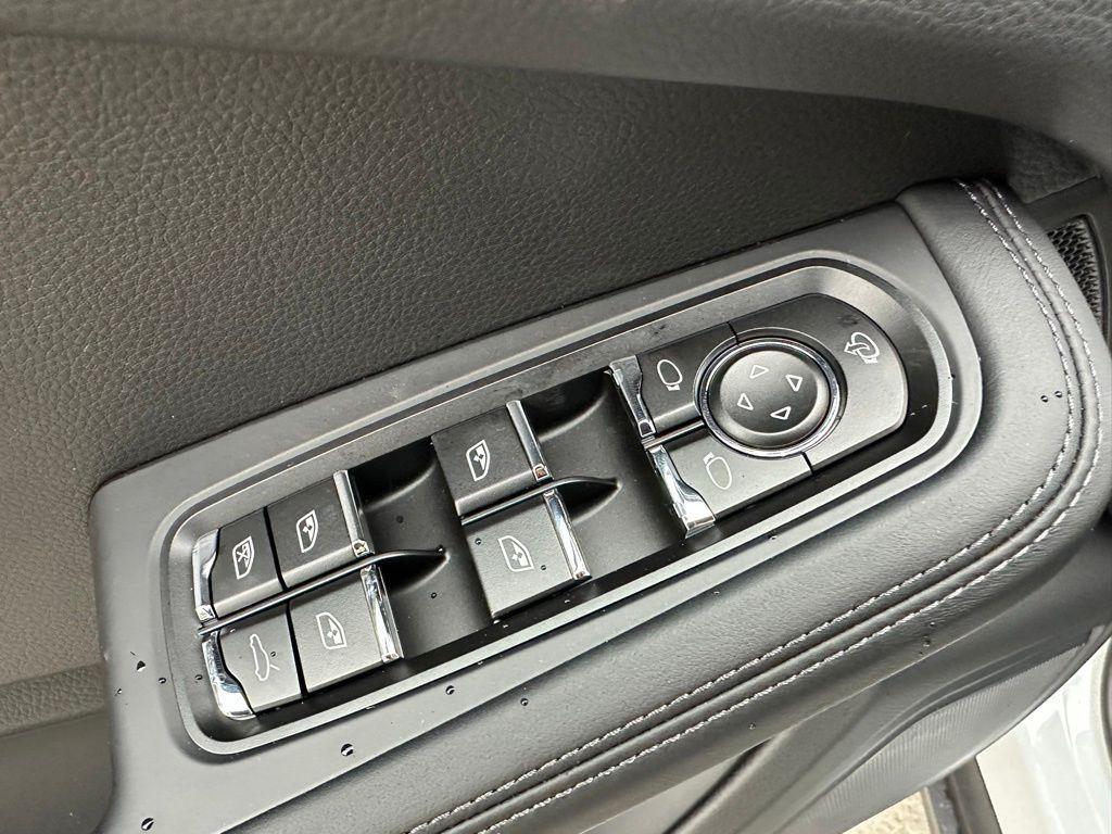 new 2026 Porsche Macan car