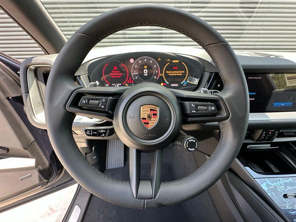 used 2025 Porsche Cayenne car, priced at $91,999