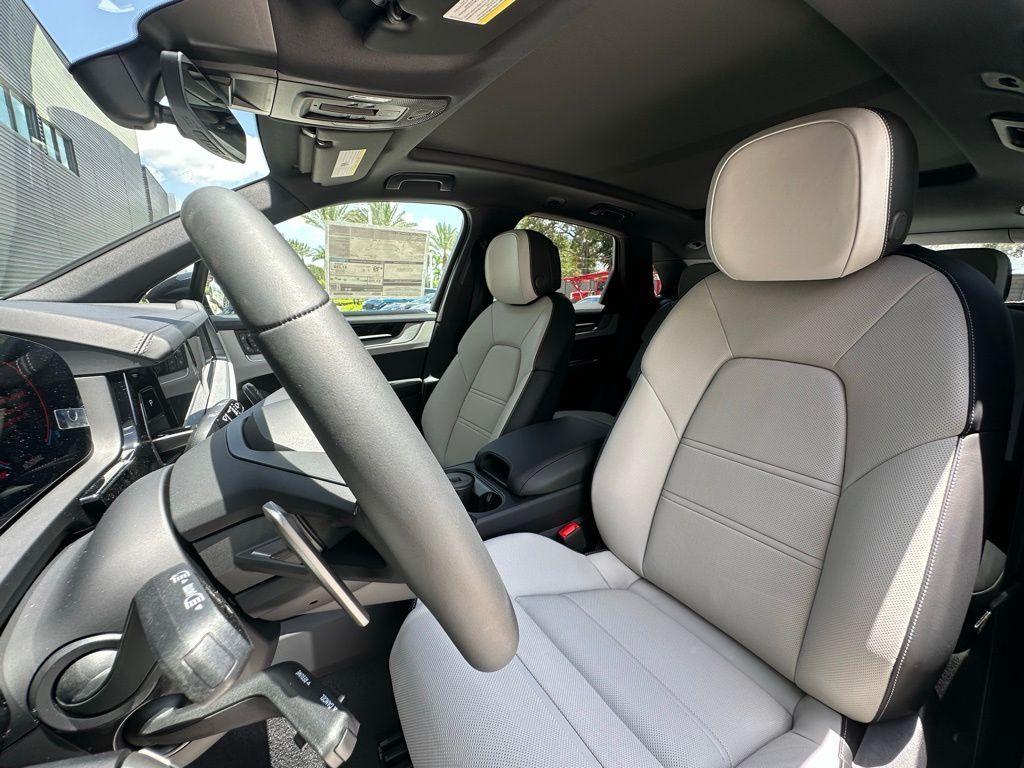 used 2025 Porsche Cayenne car, priced at $94,999