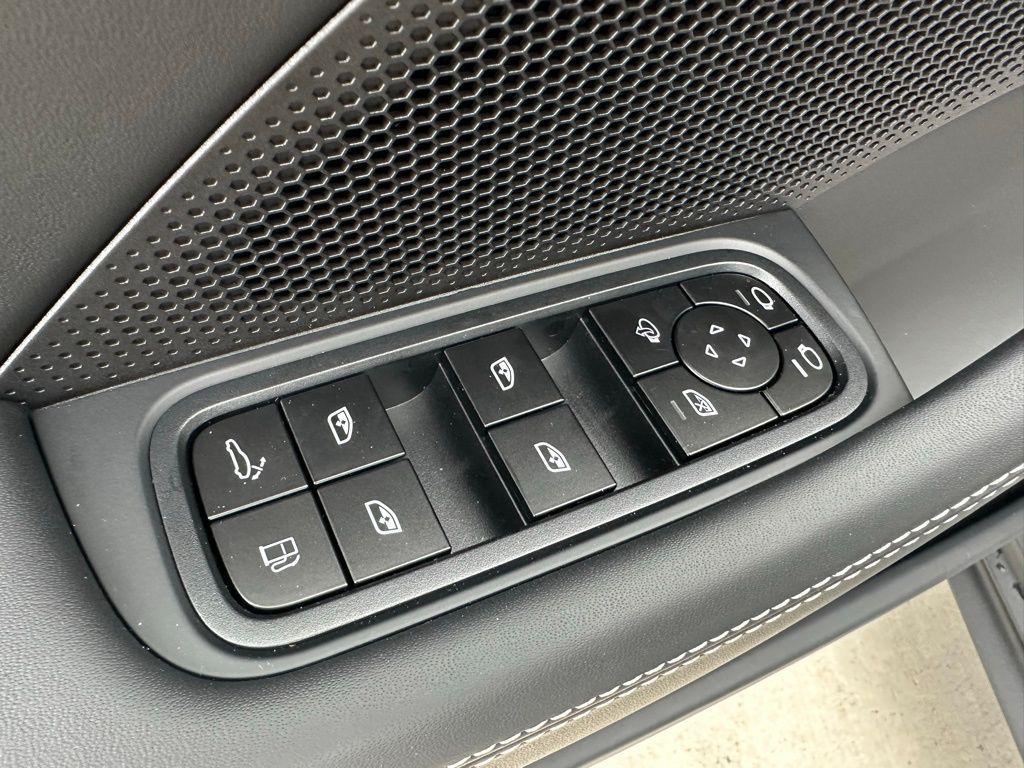 used 2025 Porsche Panamera e-Hybrid car, priced at $129,999