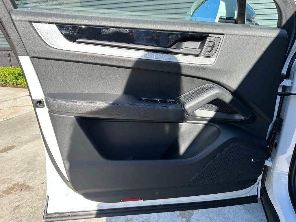 new 2026 Porsche Cayenne car