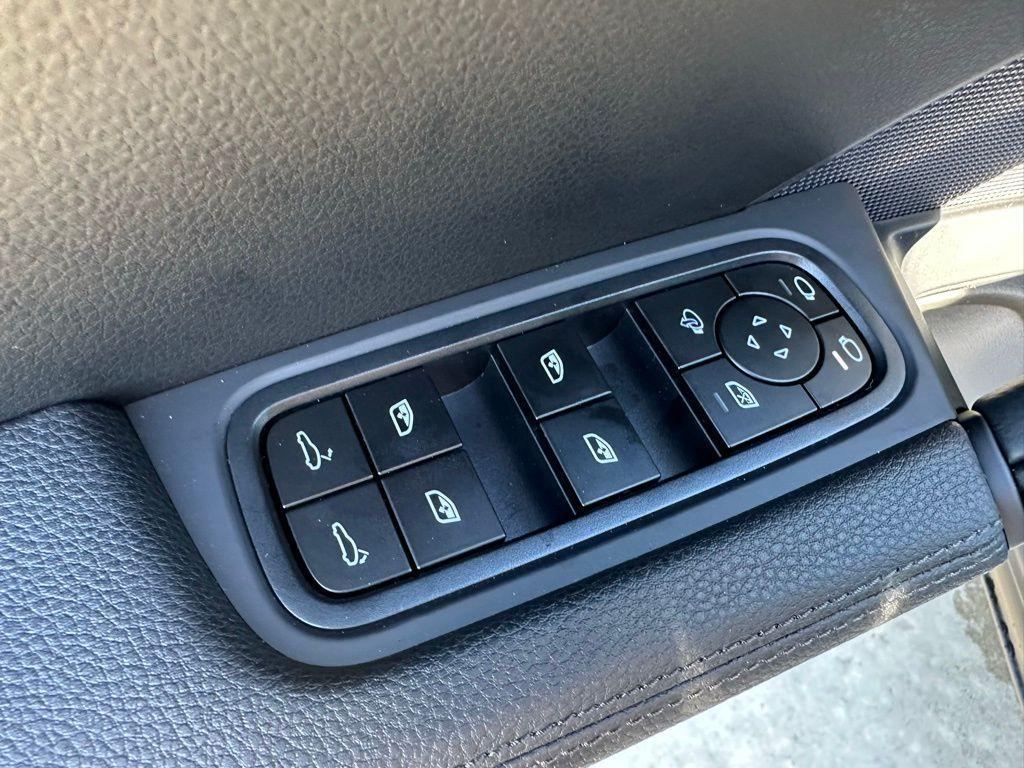 new 2026 Porsche Cayenne car