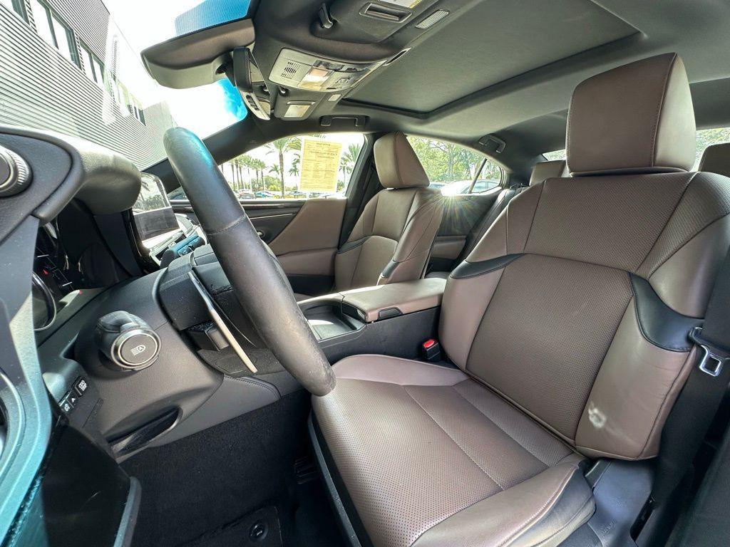 used 2023 Lexus ES 350 car, priced at $34,995