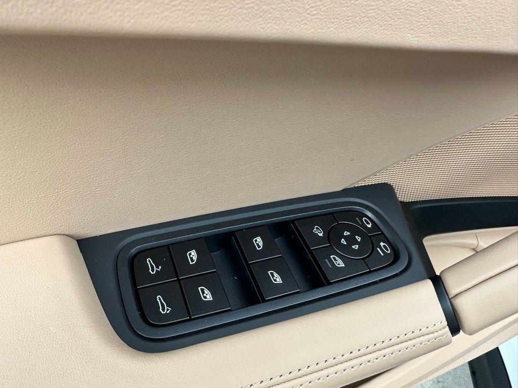 new 2026 Porsche Cayenne car