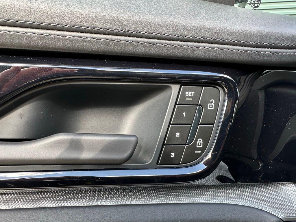 new 2026 Porsche Panamera car, priced at $139,610