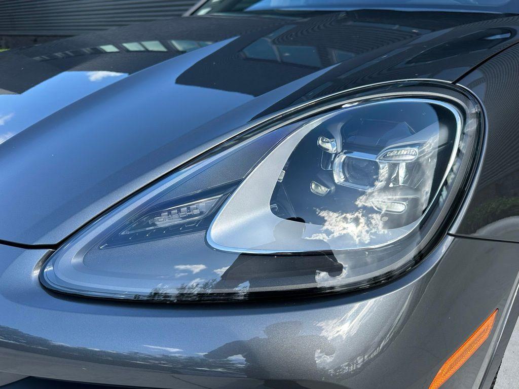 used 2022 Porsche Cayenne car