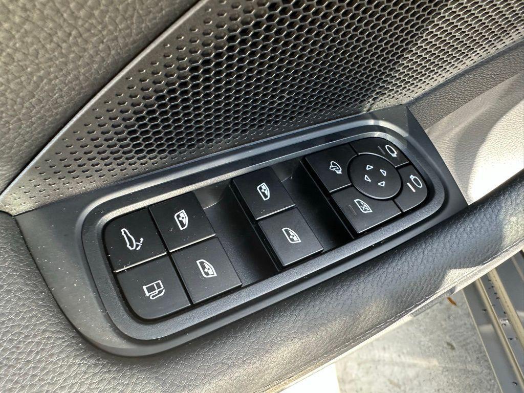 used 2025 Porsche Panamera e-Hybrid car, priced at $128,999