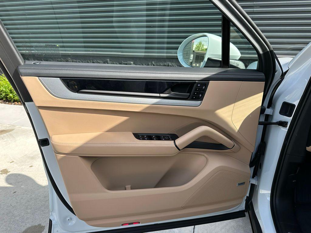 used 2025 Porsche Cayenne car, priced at $99,999