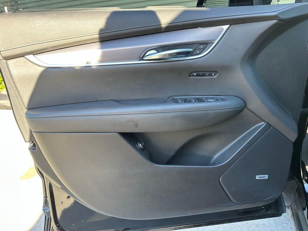 used 2024 Cadillac XT6 car, priced at $34,995