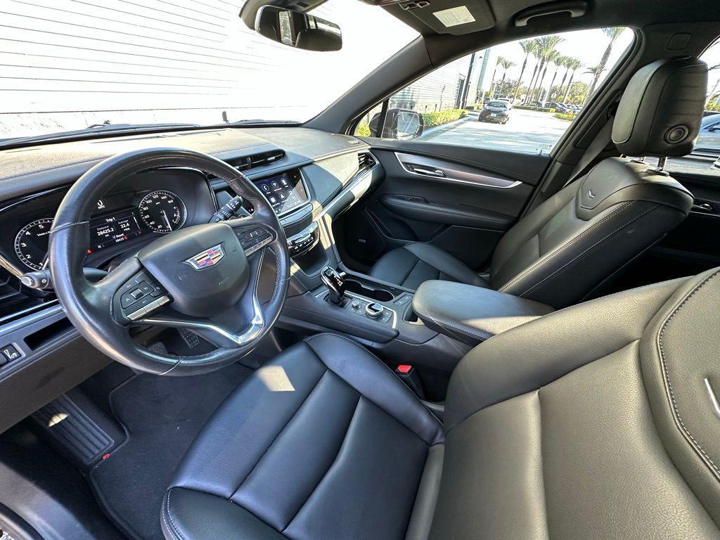used 2024 Cadillac XT6 car, priced at $34,995