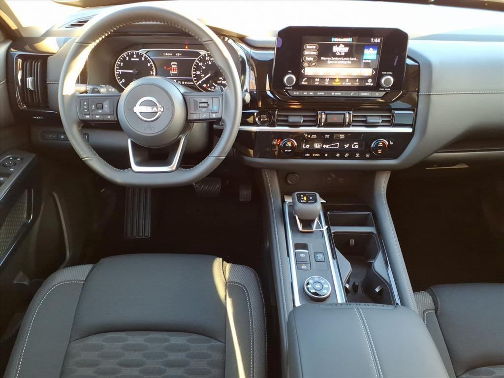 new 2025 Nissan Pathfinder car, priced at $39,180