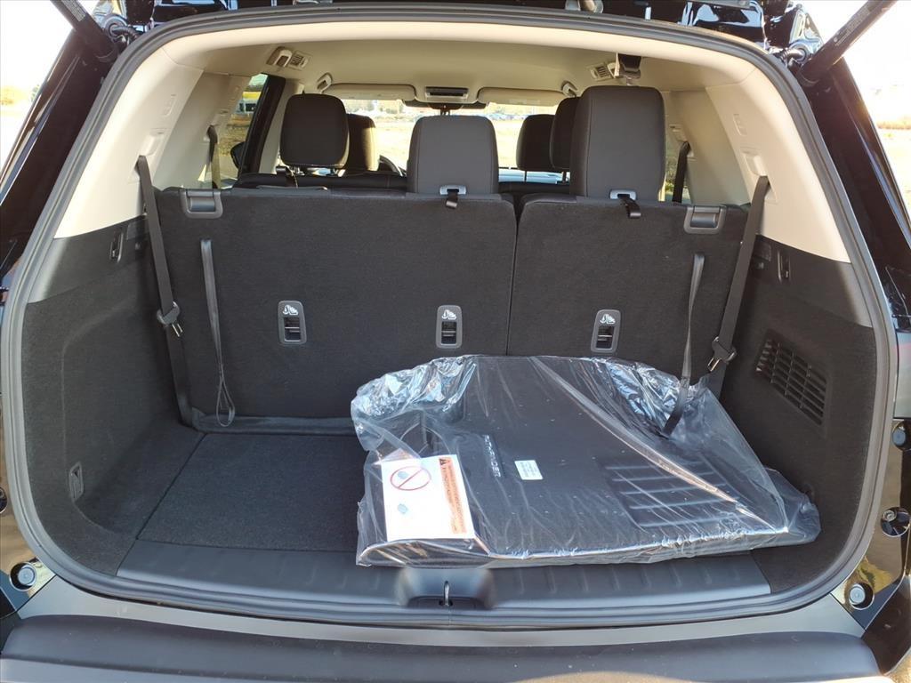 new 2025 Nissan Pathfinder car, priced at $39,180