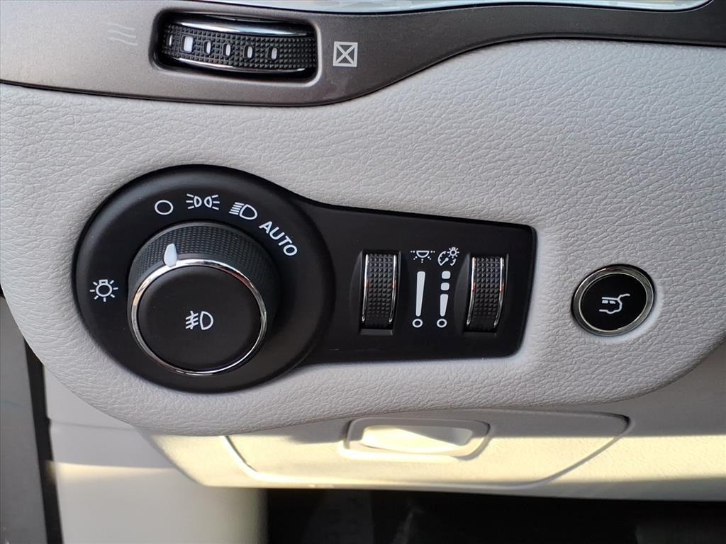 used 2021 Jeep Cherokee car, priced at $21,965