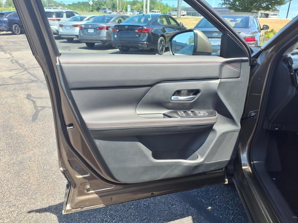 new 2025 Nissan Kicks car, priced at $28,167