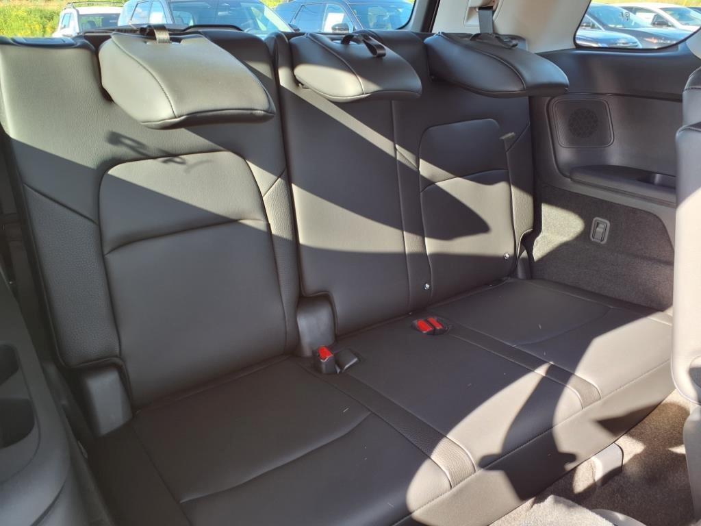 new 2025 Nissan Pathfinder car, priced at $45,984