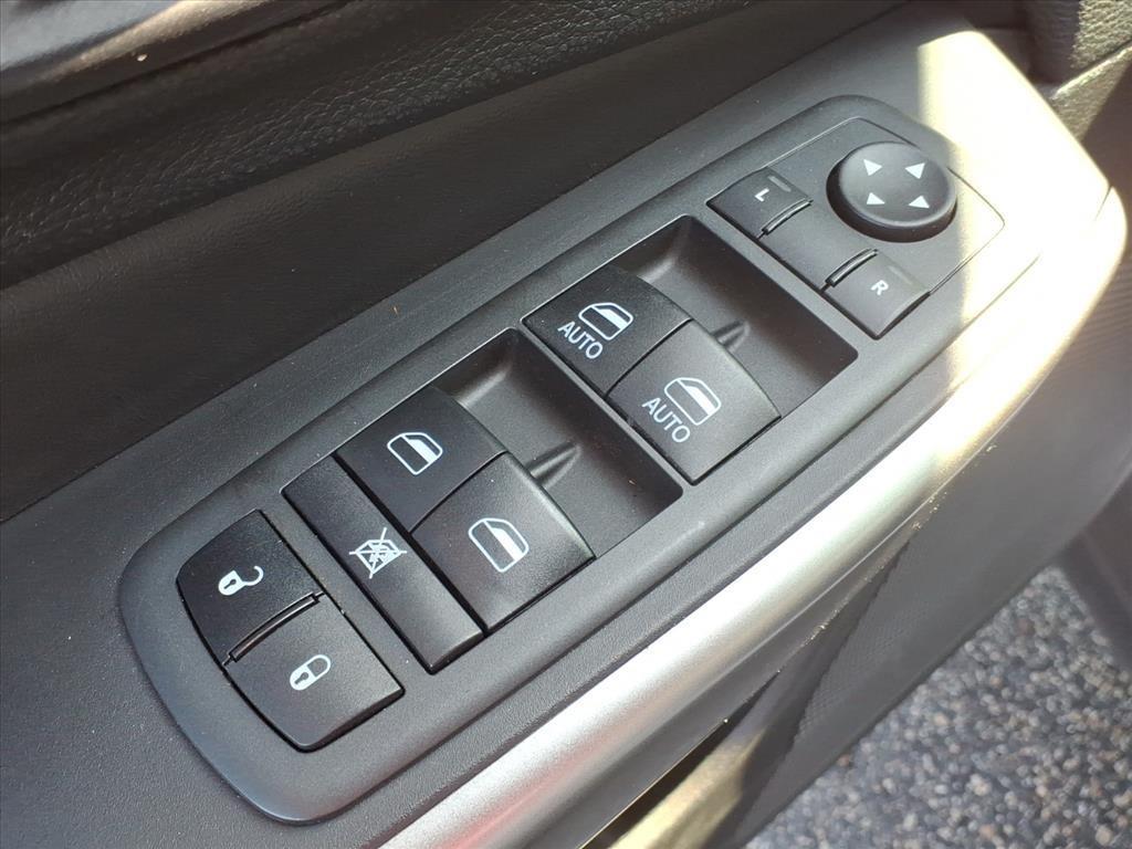 used 2021 Jeep Cherokee car, priced at $16,330