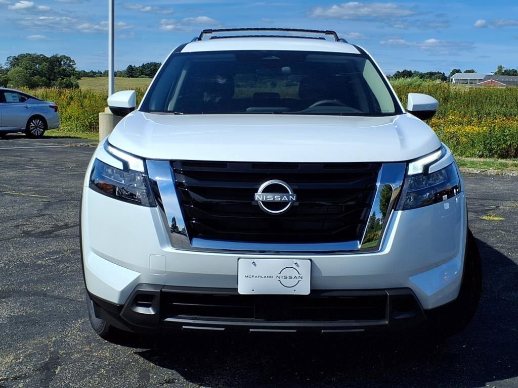 new 2025 Nissan Pathfinder car, priced at $40,871