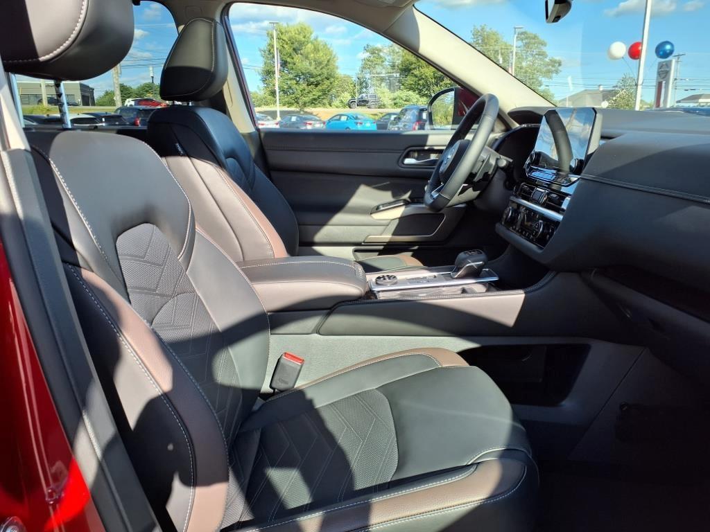 new 2025 Nissan Pathfinder car, priced at $49,799