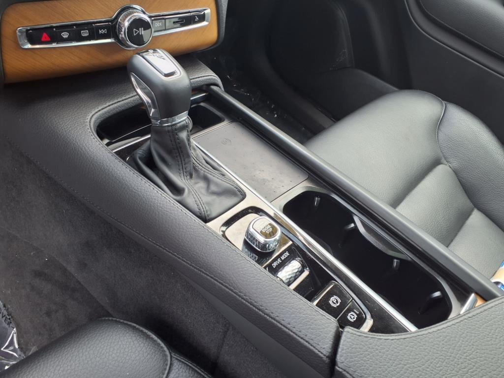 used 2021 Volvo XC90 car, priced at $32,357