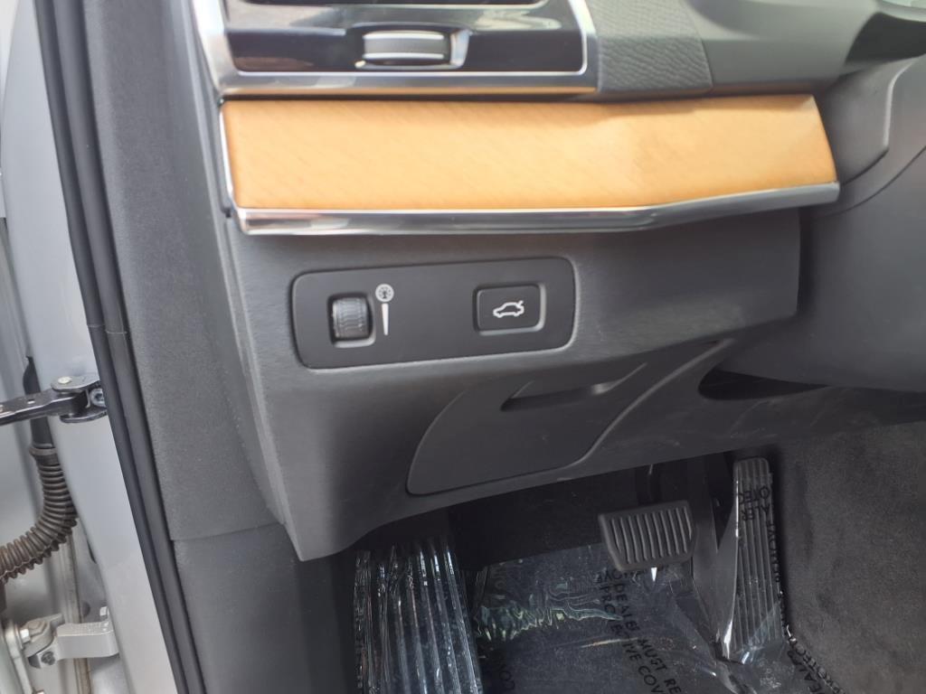 used 2021 Volvo XC90 car, priced at $32,357