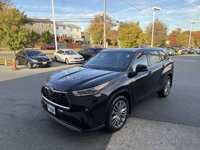 used 2021 Toyota Highlander car, priced at $34,499