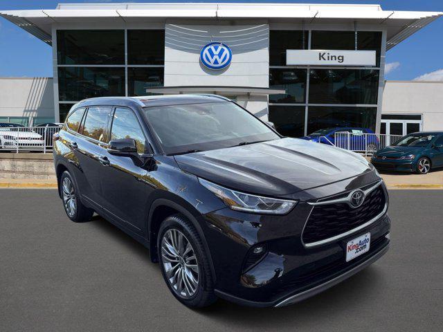 used 2021 Toyota Highlander car, priced at $34,499