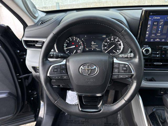 used 2021 Toyota Highlander car, priced at $34,499