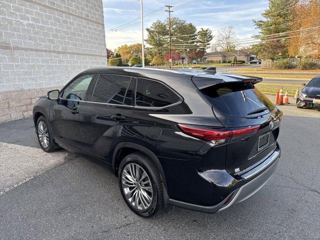 used 2021 Toyota Highlander car, priced at $34,499