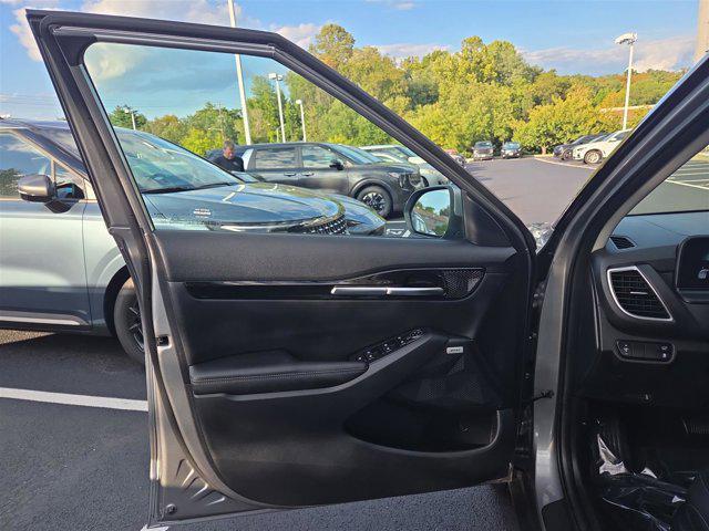 used 2024 Kia Seltos car, priced at $26,999