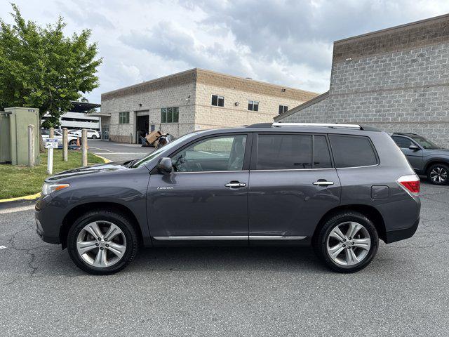 used 2013 Toyota Highlander car, priced at $17,499